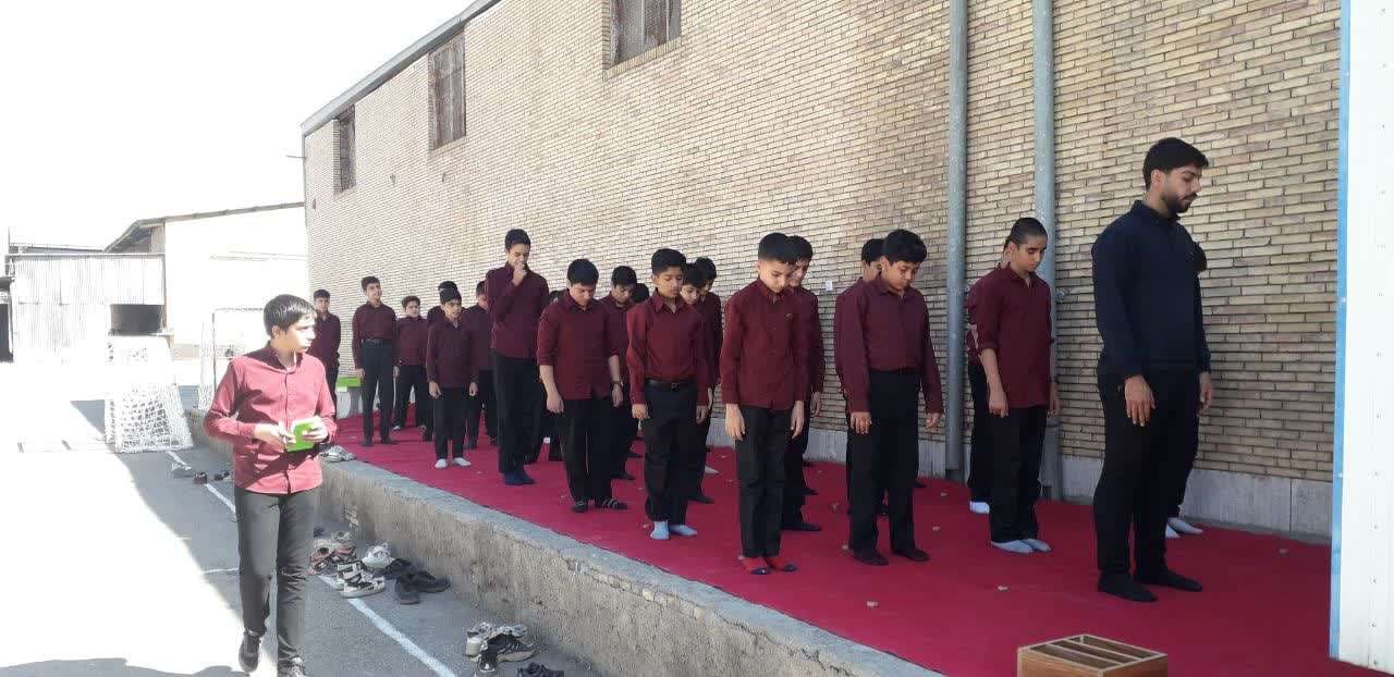 دبیرستان پسرانه دوره اول یکتازان